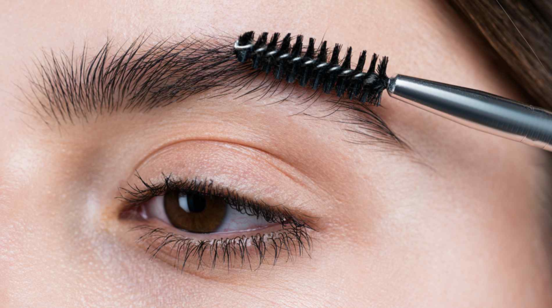 The oil is favored for eyebrow growth due to its nutrient-rich composition.